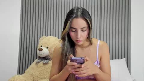 Snapshot of dulce_roberts_ chatting on 5, 3, 2025 Dulce  online show from 5, 3, 2025