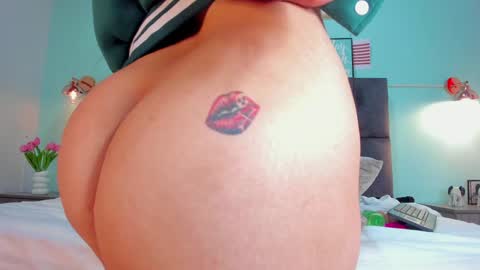 DULCE AURORA online show from 31, 1, 2025