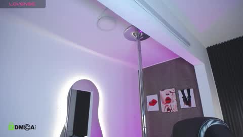 Dulce Rose online show from 5, 10, 2025