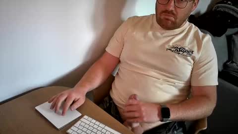 FloFrenchCurv288 online show from 12, 4, 2026