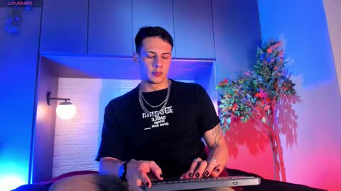 Dustin Sonne online show from 14, 12, 2025