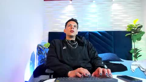 Snapshot of dustin_sonne chatting on 15, 6, 2026 Dustin Sonne online show from 15, 6, 2026