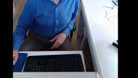 dutchpornking2 online show from 12, 11, 2025