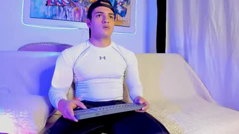 dwayne_esteven10 online show from 7, 2, 2026