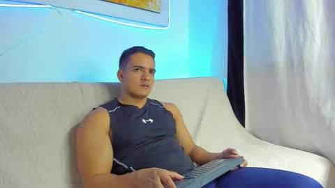 dwayne_esteven10 online show from 8, 3, 2026