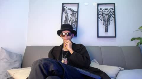 dylan_scotts online show from 18, 10, 2025