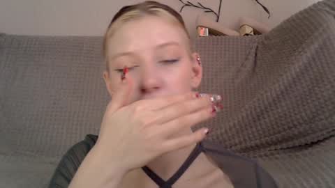 Lily online show from 5, 5, 2026