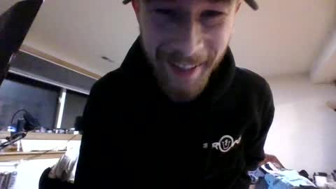 eastey891 online show from 5, 2, 2025