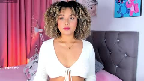 Snapshot of ebony_curly2 chatting on 30, 4, 2026 isa online show from 30, 4, 2026