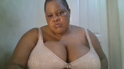 ebony_magixs online show from 28, 9, 2025