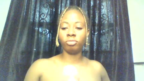 Snapshot of ebony_queenx chatting on 29, 6, 2026 Queen online show from 29, 6, 2026