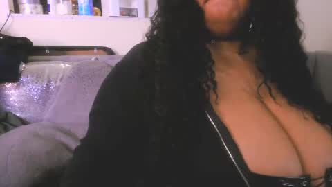 Snapshot of ebonygoddesskira chatting on 14, 1, 2025  Ebony Goddess Kira  online show from 14, 1, 2025