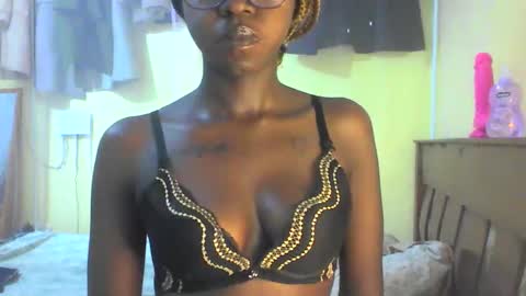 Ebonymuse2 online show from 20, 4, 2026