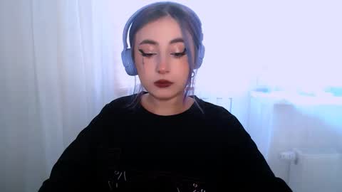 fickle demon made of clumps of matter online show from 29, 10, 2025