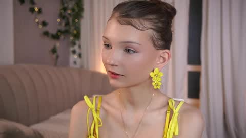 Lisa  online show from 17, 5, 2026