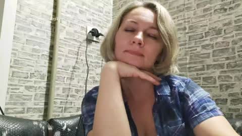 Snapshot of edithmanning chatting on 20, 12, 2024 edithmanning online show from 20, 12, 2024