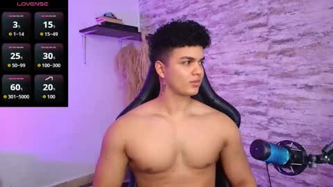 Snapshot of edward__clarck chatting on 12, 10, 2025 EDWARD CLARCK online show from 12, 10, 2025