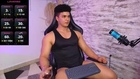 Snapshot of edward__clarck chatting on 29, 10, 2025 EDWARD CLARCK online show from 29, 10, 2025