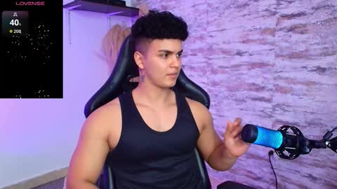 Snapshot of edward__clarck chatting on 6, 11, 2025 EDWARD CLARCK online show from 6, 11, 2025