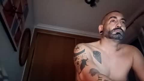 eemmee708927 online show from 18, 11, 2025