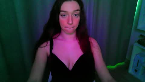 Snapshot of effie_balconii chatting on 21, 12, 2025 effie_balconii online show from 21, 12, 2025