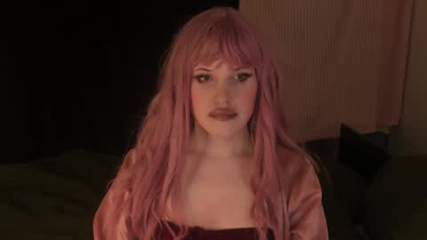 Effie Mur online show from 3, 12, 2024