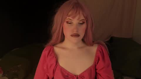 Effie Mur online show from 6, 12, 2024