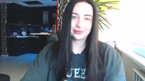 Effy online show from 19, 2, 2025