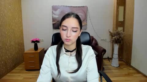 Effy Royse online show from 11, 2, 2026