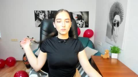 Effy Royse online show from 16, 2, 2026