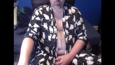 Snapshot of ehmac84 chatting on 15, 12, 2025 Eh Mac online show from 15, 12, 2025