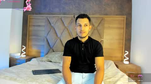 YG COUPLE online show from 30, 11, 2025