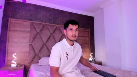 YG COUPLE online show from 29, 3, 2026