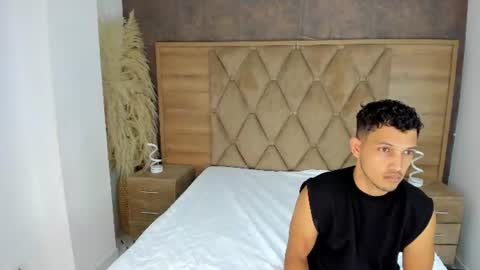 Snapshot of eimyandmaxi chatting on 4, 7, 2026 YG COUPLE online show from 4, 7, 2026