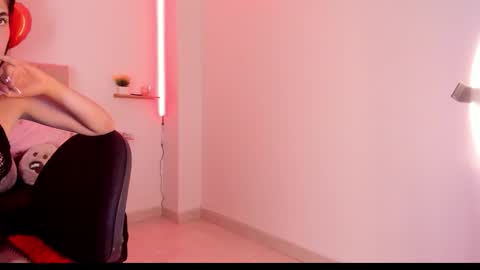 eimyy_rouse online show from 16, 2, 2026