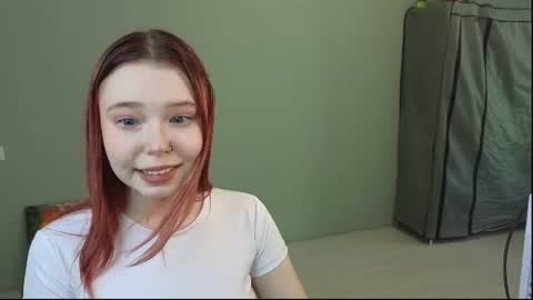 Snapshot of eipril_blushhh chatting on 13, 6, 2026 Eipril online show from 13, 6, 2026