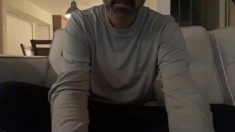 Snapshot of ejameshhh chatting on 18, 10, 2025 ejameshhh online show from 18, 10, 2025