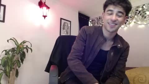 Snapshot of ekhtyr11 chatting on 19, 12, 2024 xoxo online show from 19, 12, 2024