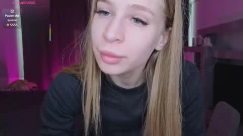 Snapshot of el1s_evans chatting on 17, 3, 2026 please read my bio there is information about private shows and about my personality online show from 17, 3, 2026