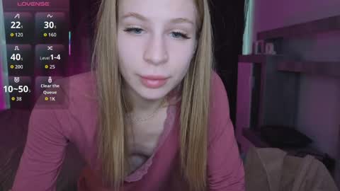 Snapshot of el1s_evans chatting on 27, 3, 2026 please read my bio there is information about private shows and about my personality online show from 27, 3, 2026