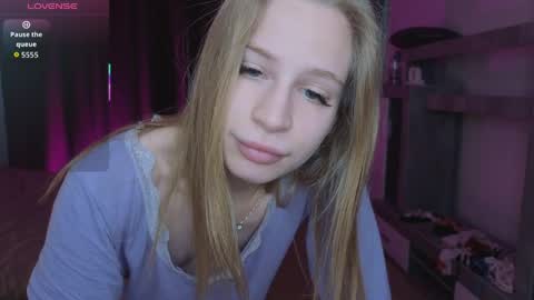 Snapshot of el1s_evans chatting on 7, 4, 2026 please read my bio there is information about private shows and about my personality online show from 7, 4, 2026