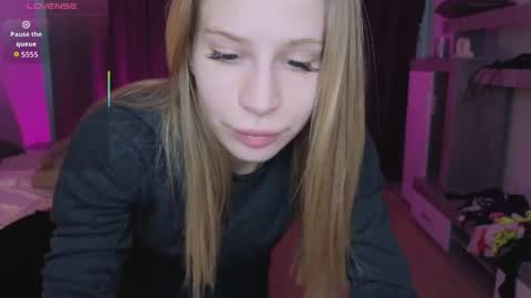 Snapshot of el1s_evans chatting on 11, 4, 2026 please read my bio there is information about private shows and about my personality online show from 11, 4, 2026