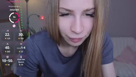 Snapshot of el1s_evans chatting on 26, 4, 2026 please read my bio there is information about private shows and about my personality online show from 26, 4, 2026