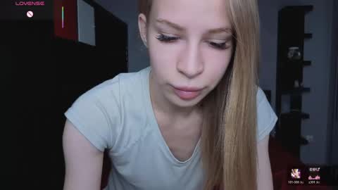 Snapshot of el1s_evans chatting on 31, 5, 2026 please read my bio there is information about private shows and about my personality online show from 31, 5, 2026