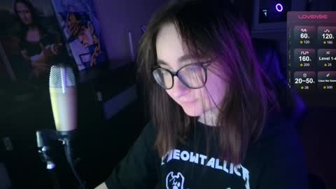 If you like it when I meow give me a thumbs up online show from 8, 1, 2025