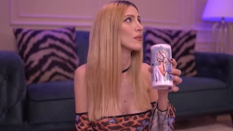 Ella online show from 27, 3, 2026