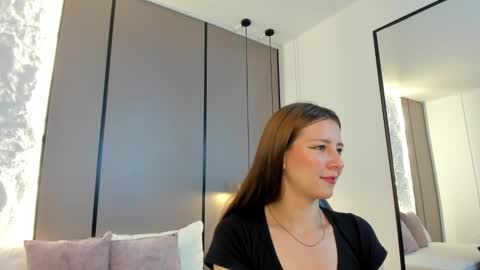 Snapshot of elaia_bridge chatting on 23, 2, 2026 E L A I A online show from 23, 2, 2026