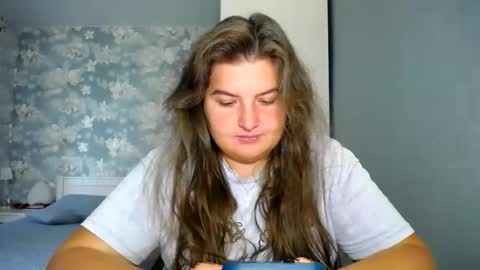 Elanis online show from 24, 9, 2025