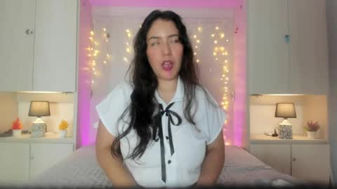 Snapshot of elarey_ chatting on 2, 5, 2026 elarey_ online show from 2, 5, 2026