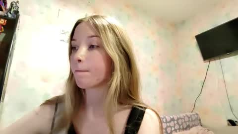 Snapshot of elaynecinco chatting on 13, 2, 2026 MIa online show from 13, 2, 2026